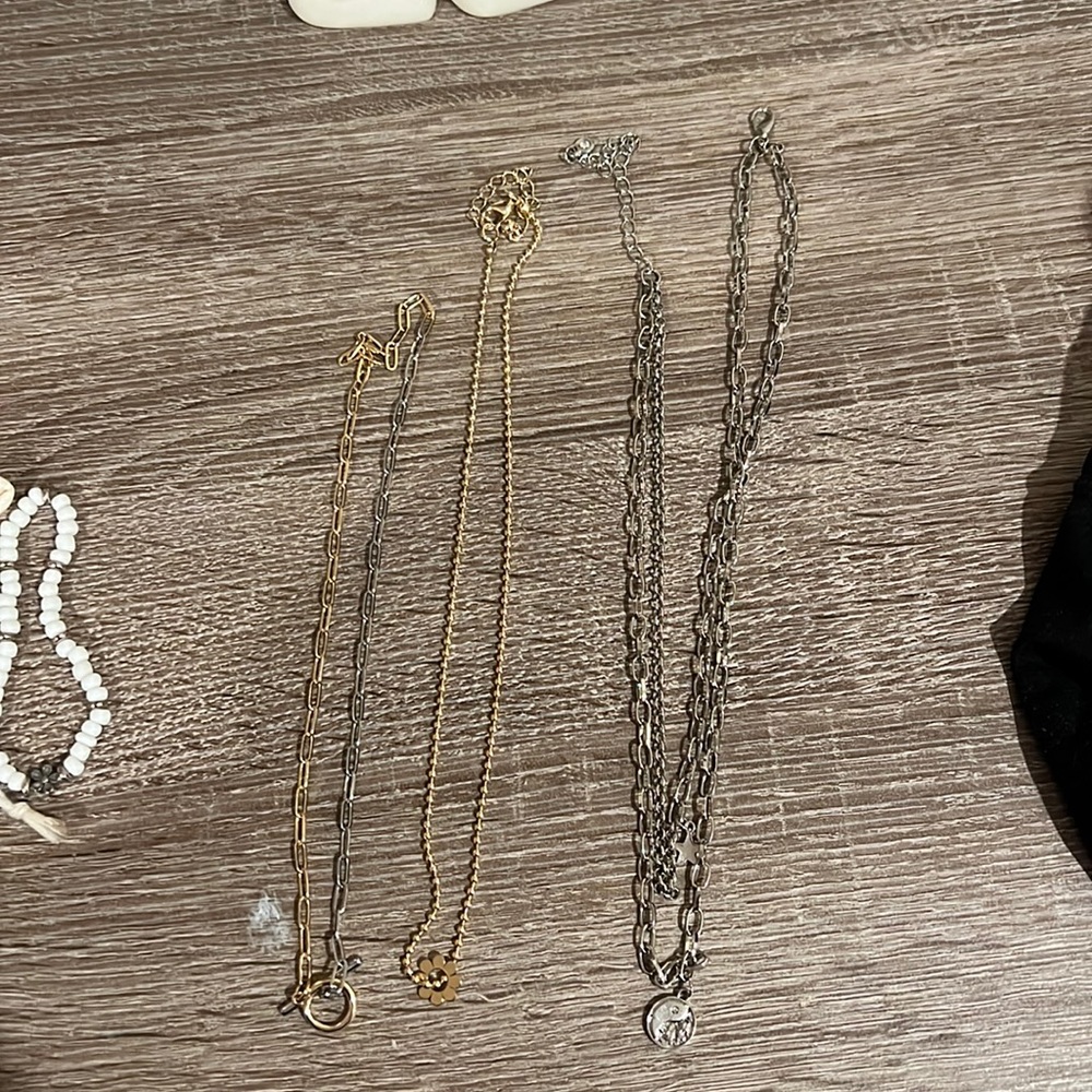 Necklace lot